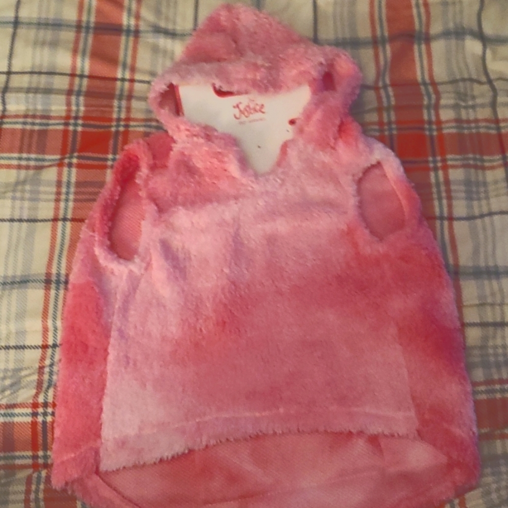 Fleece doggie hoodie with back pocket. Leash access below hood.